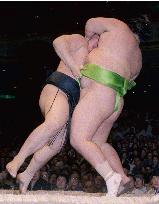 Asashoryu beats Miyabiyama on 1st day of summer sumo tourney